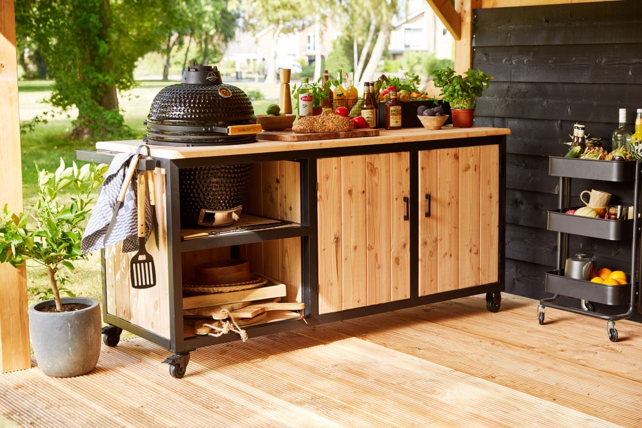 Verrijdbare houten buitenkeuken